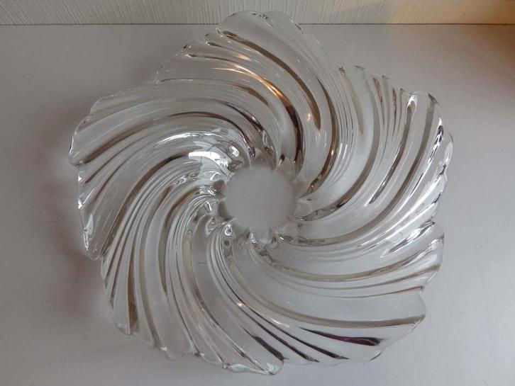Grote Decoratieschaal in Kristalglas., Huis en Inrichting, Woonaccessoires | Schalen en Manden, Zo goed als nieuw, Schaal, Rond