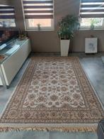 Mooi oosters tapijt, ophalen Pijnacker Nederland, Ophalen, Beige