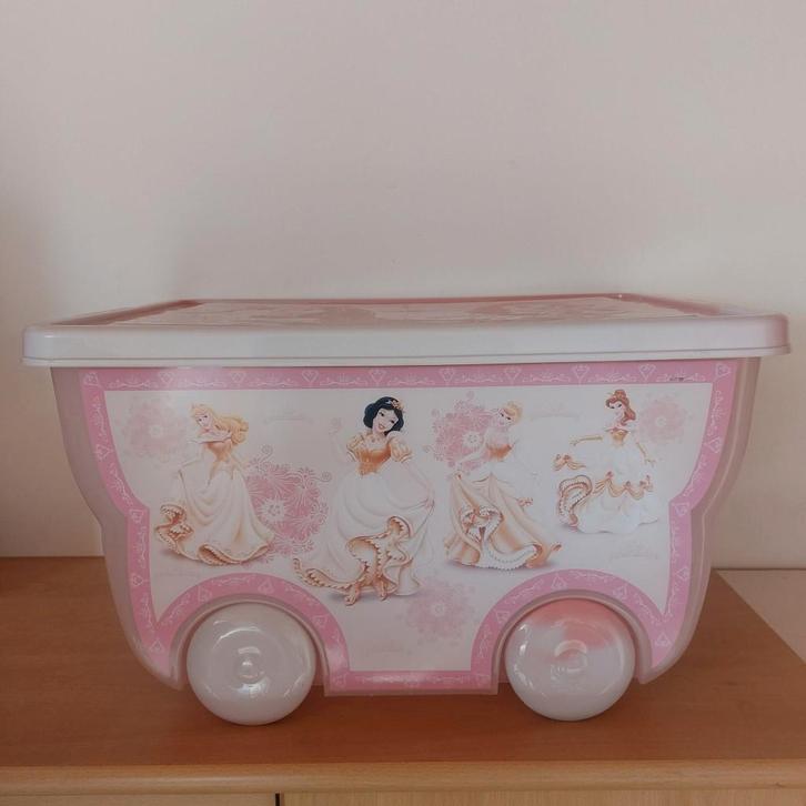 A DONNER : COFFRE DE RANGEMENT PRINCESSES DISNEY, Enfants & Bébés, Jouets | Autre, Utilisé, Fille, Enlèvement