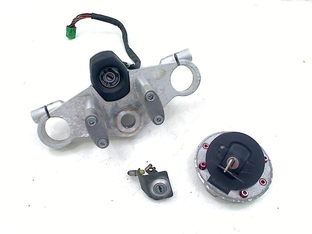 ENSEMBLE DE VERROU ET CYLINDRE DE PORTES Suzuki, Dhr. S. di Majo, Utilisé, Info@cama-motorparts.nl, P.J. Troelstraweg 8 8
3144 CX  MAASSLUIS, NL