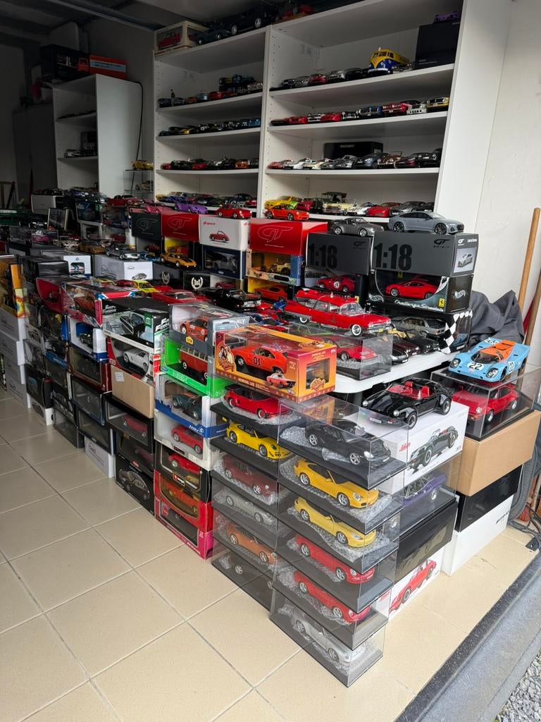 1:18 Miniatuur verzamelwagen van Modelauto, Hobby en Vrije tijd, Ophalen of Verzenden, Zo goed als nieuw, Auto