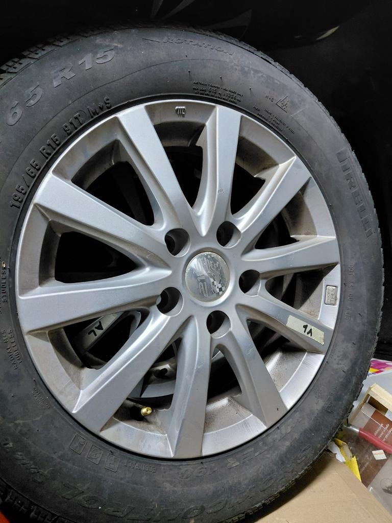 Jantes Toyota auris, Enlèvement, Pneus hiver, Pneu(s)