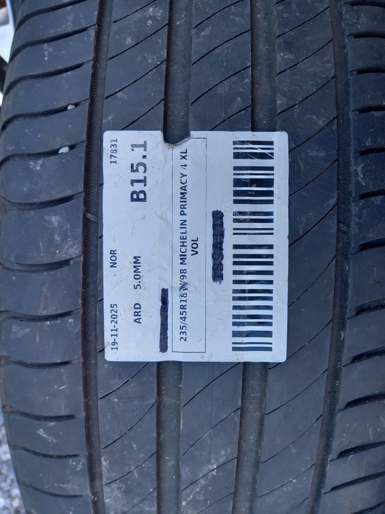 Pneus sur jantes de Volvo V60r, Ophalen