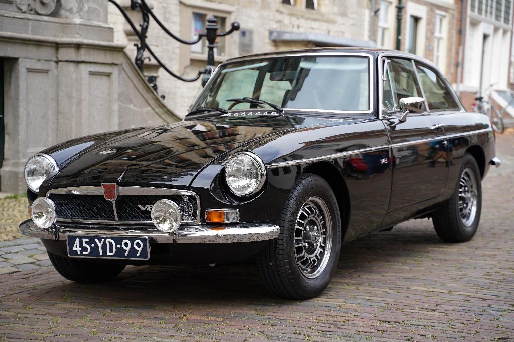 Unieke MGB GT V8! Factory original MG B, Auto's, Achterwielaandrijving, Zwart, 3500 cc, Zwart