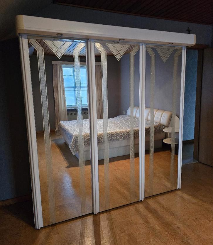 Kleerkast (eventueel met bed) - gratis - zelf demonteren, Huis en Inrichting, Kasten | Kleerkasten, Gebruikt, Ophalen