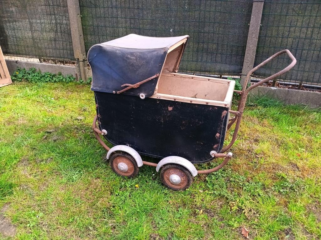 Oude kinderwagen, Enlèvement