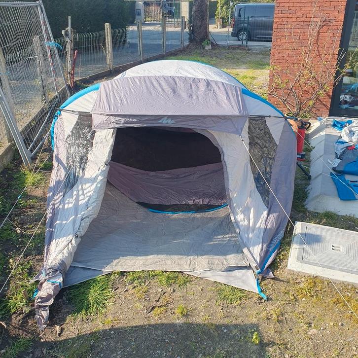 Tent: Quechua air seconds family 4 personen, Caravanes & Camping, Tentes, jusqu'à 4, Utilisé, Enlèvement