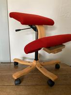 Ergonomische kniestoel - Stokke Varier Wing, Huis en Inrichting, Bureaustoelen, Ophalen, Zo goed als nieuw, Bureaukruk, Rood
