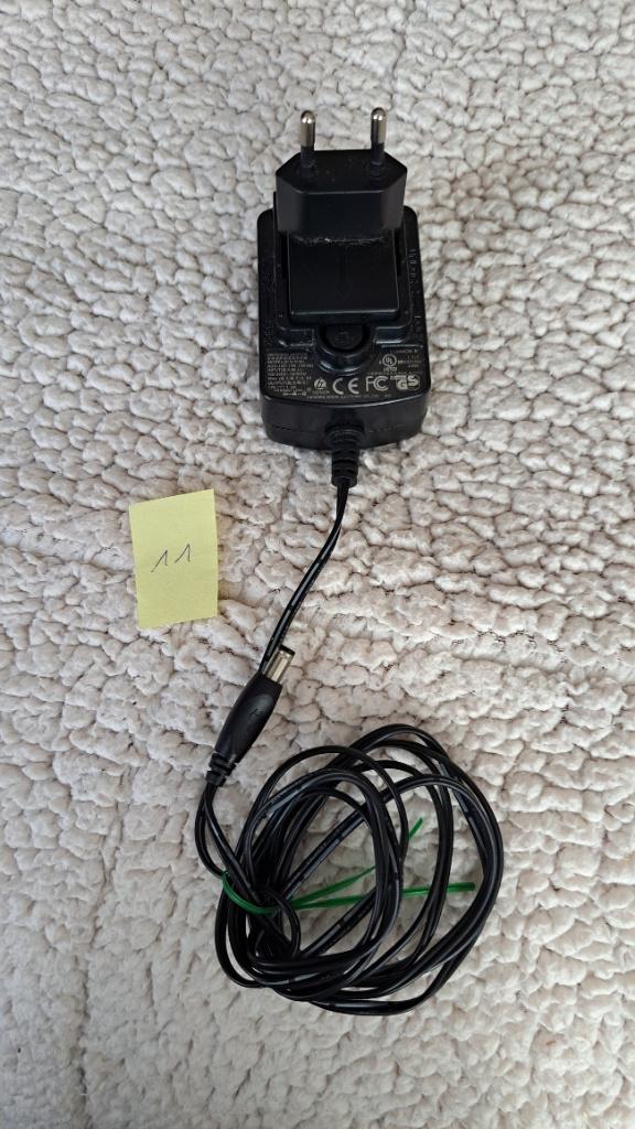 Switching Adaptateur Model ADS-18D-12N 12018G  (11)&, Enlèvement ou Envoi