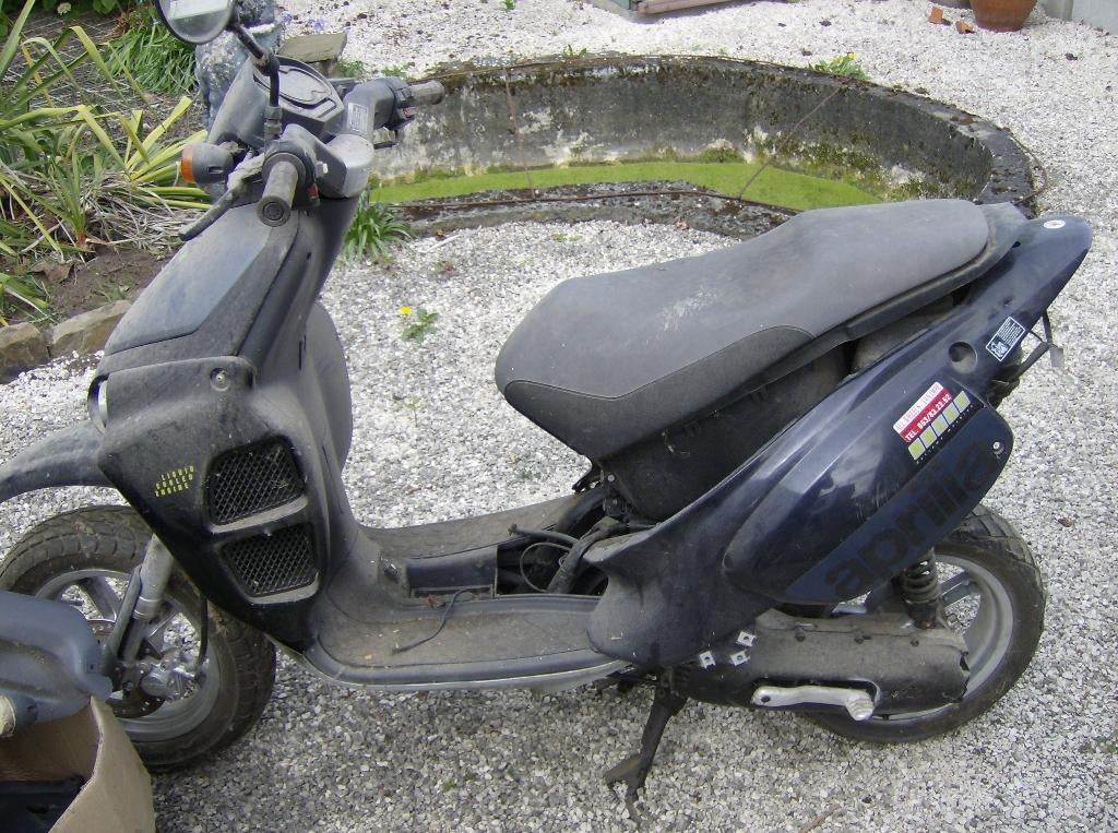 aprillia scooter(project) prijs verlaging, Vélos & Vélomoteurs, Scooters | Aprilia, SR 50, Classe B (45 km/h), Enlèvement, Utilisé