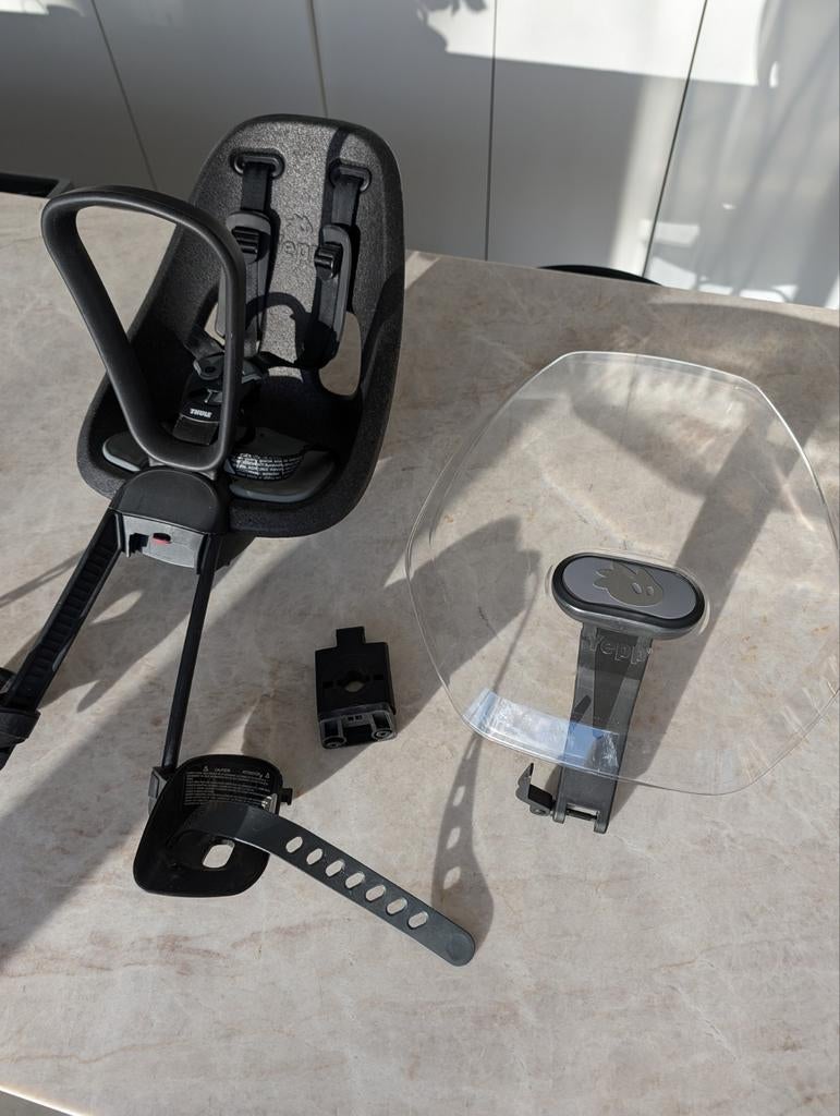 Thule Yepp Mini Voorzitje + Windscherm – In goede staat!, Ophalen, Yepp (Thule), Gebruikt, Voetsteuntjes