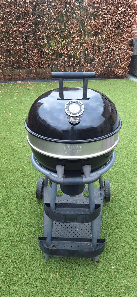 Jamie Oliver houtskool BBQ met alle accessoires GRATIS erbij, Tuin en Terras, Houtskoolbarbecues, Gebruikt, Met accessoires, Ophalen