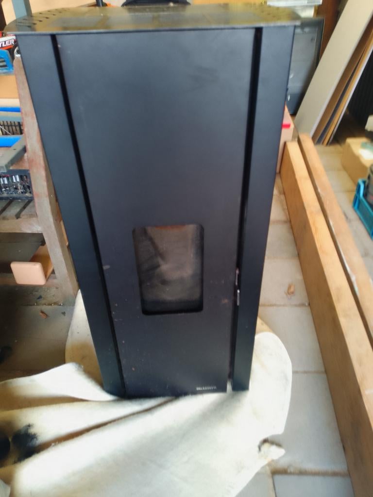 Pelletkachel, Ophalen