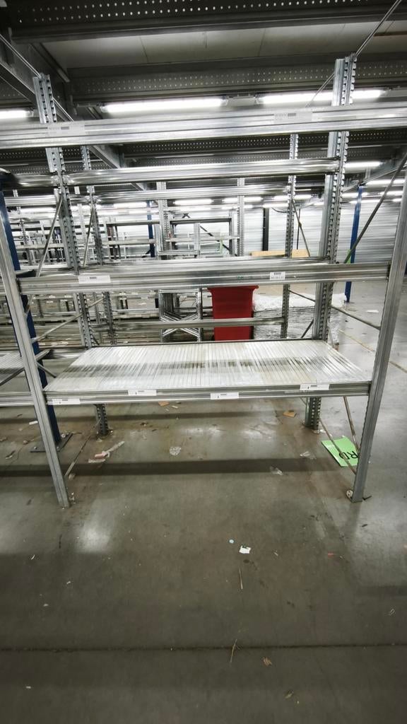 Metalsim magazijn rekken, Ophalen