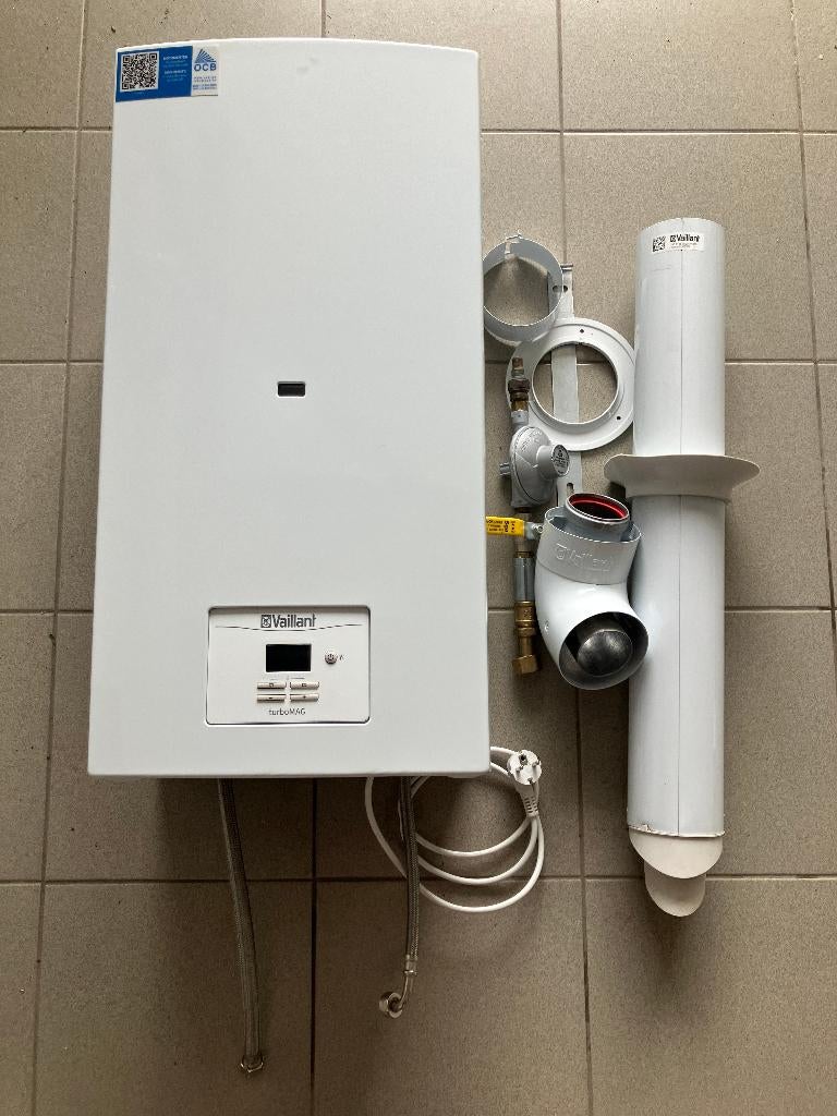 Doorstromer Vaillant turboMAG 145/1 (2021), Doe-het-zelf en Bouw, Ophalen, Geiser, Zo goed als nieuw, Minder dan 20 liter