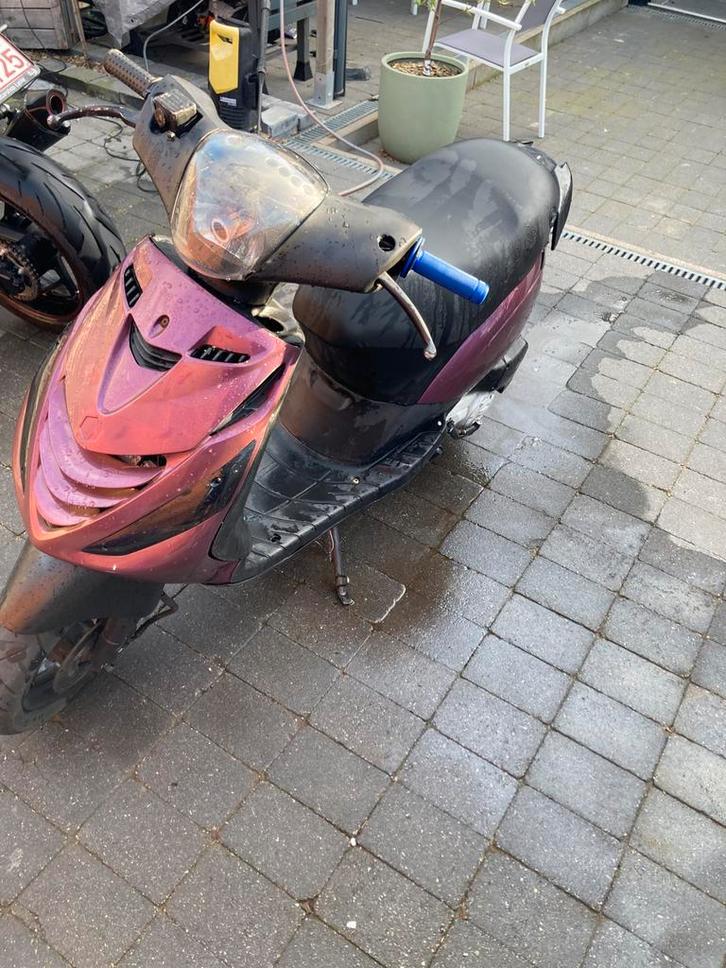 Zip 80cc, Fietsen en Brommers, Scooters | Peugeot, Zo goed als nieuw, Ophalen
