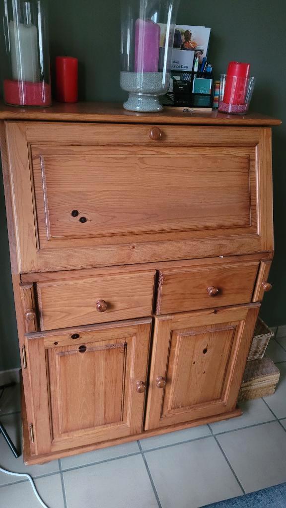 BUREAU GEMAAKT MASSIEF GRENENHOUT DAT IN DE MASSA IS GEVERFD, Huis en Inrichting, Kasten | Secretaires, Gebruikt, Ophalen