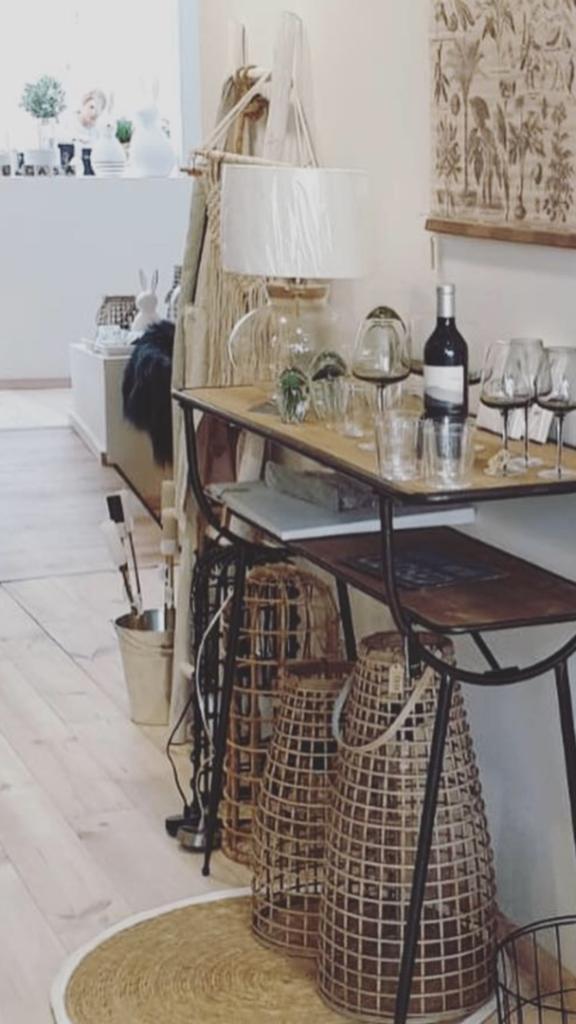 RESTPARTIJEN; 150M2 PINE VLOERDELEN, RONDOM MESSING, Tuin en Terras, Palen, Balken en Planken, Ophalen