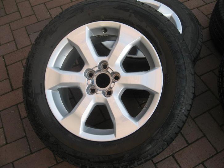 2 zomerbanden 225/65/17 op  velg -Toyota RAV4 - 25 euro/st, Auto-onderdelen, Banden en Velgen, Banden en Velgen, Zomerbanden, Ophalen