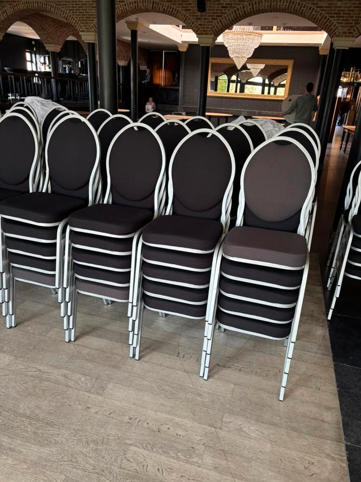 Stapelbare stoelen, Zakelijke goederen, Horeca | Overige, Ophalen