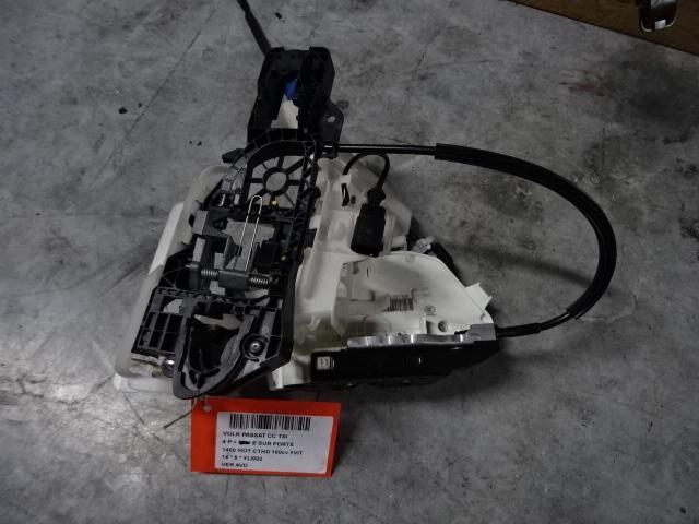 SERRURE DE PORTE AVANT DROITE Passat (3C2) (5N1837016E), Autos : Pièces & Accessoires, Carrosserie & Tôlerie, Volkswagen, Avant