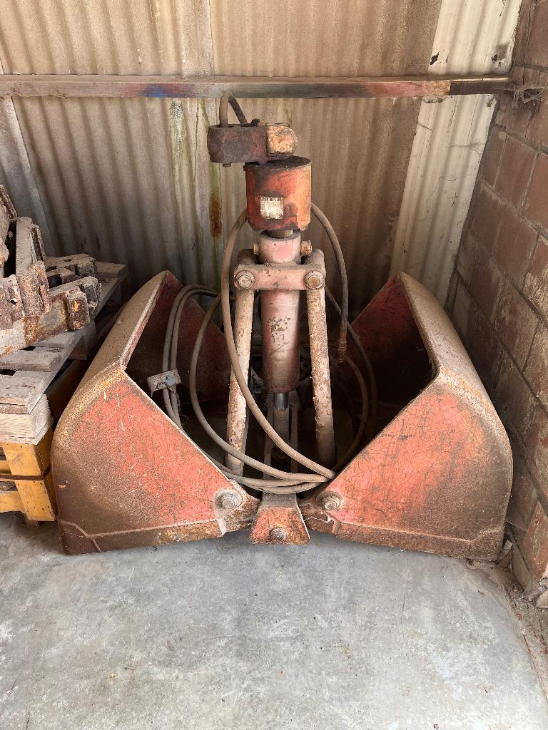 Graafbakken, Ophalen, Graafmachine