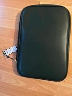 Nieuwe groene laptophoes (merk Pieces), Computers en Software, Laptophoezen, Ophalen, Nieuw