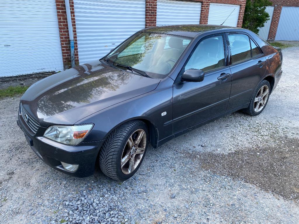 LEXUS IS200 239000km boite manual 6 rapports, Particulier, Achat