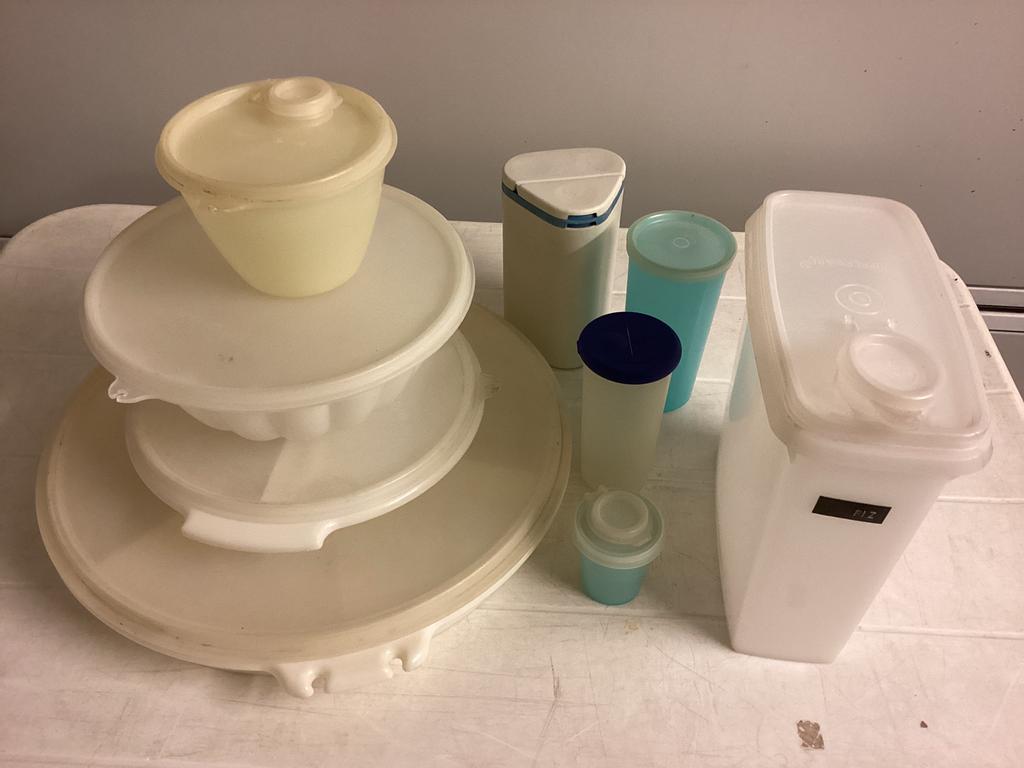 Lot Tupperwares vintage, Maison & Meubles, Cuisine| Tupperware, Enlèvement ou Envoi, Comme neuf, Boîte