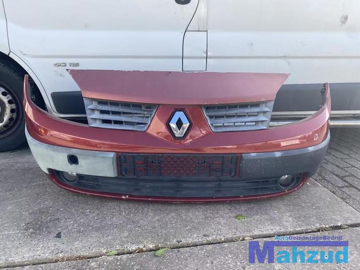 RENAULT SCENIC 2 TEB76 Rood voorbumper bumper 2004-2009, Autos : Pièces & Accessoires, Carrosserie & Tôlerie, Pare-chocs, Renault