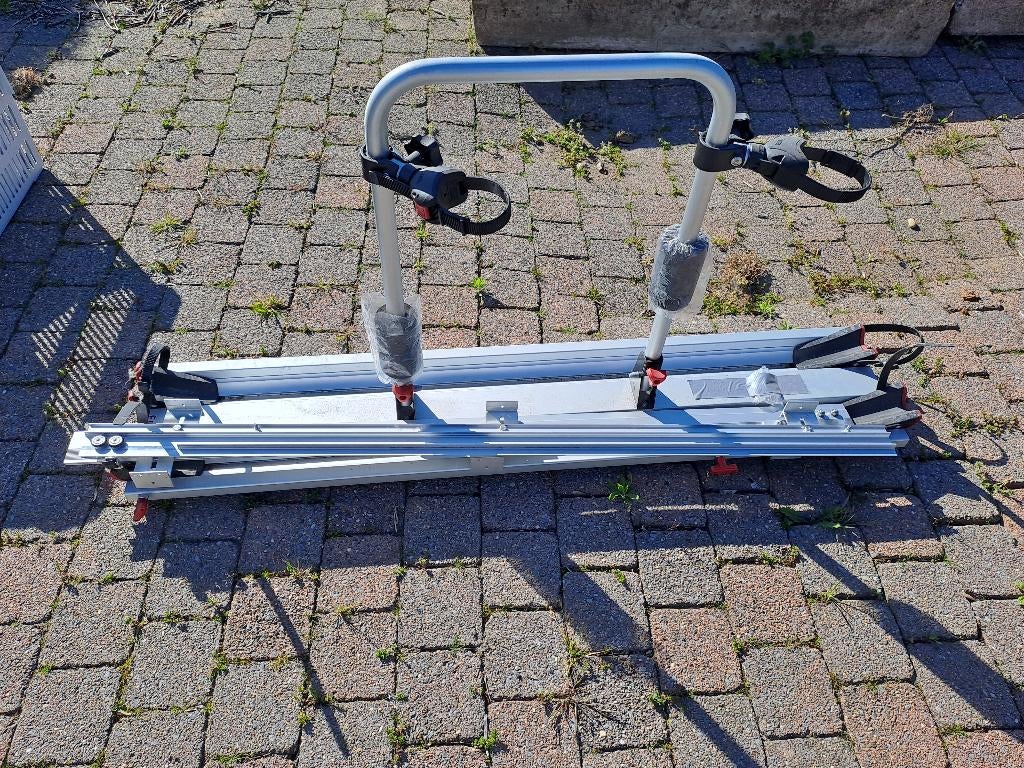 fietsrek camper, Ophalen, Zo goed als nieuw