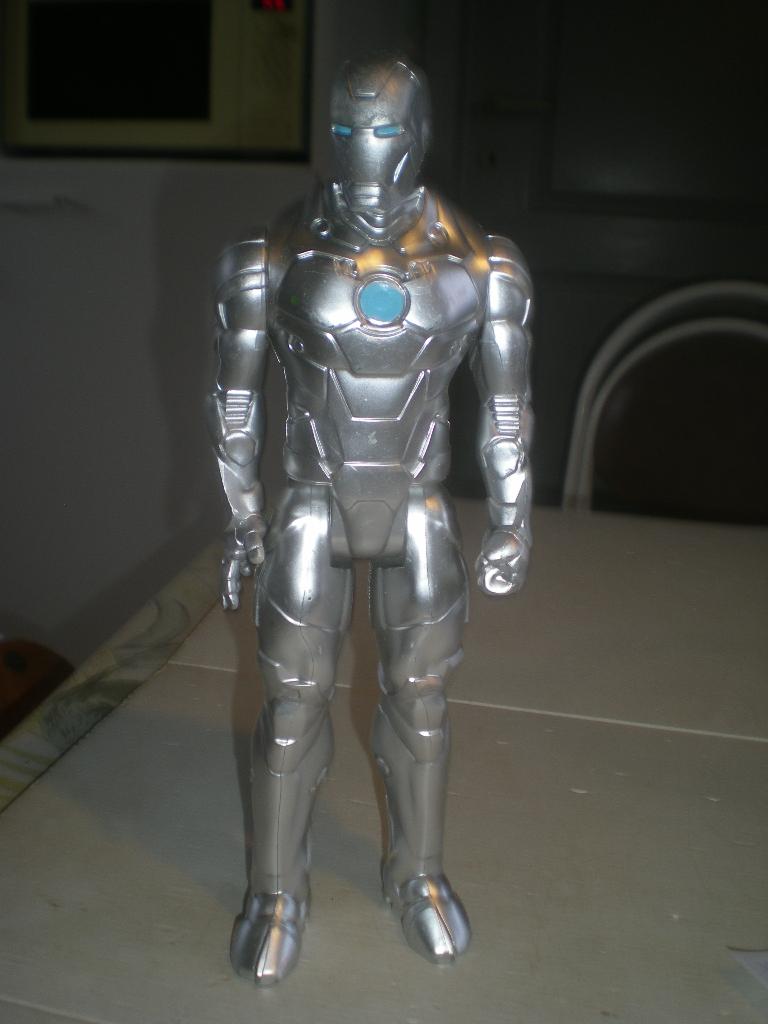 iron man grijs, Enlèvement ou Envoi, Comme neuf