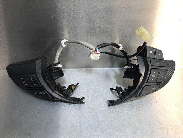 COMMANDE DE RADIO AU VOLANT Mazda 3 (BM / BN), Autos : Pièces & Accessoires, Tableau de bord & Interrupteurs, Mazda, Utilisé