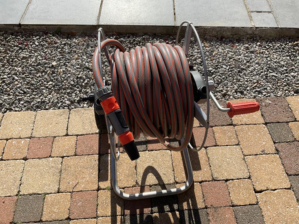 Enrouleur arrosoir de jardin Gardena.    ### 15,00€ ###, Enlèvement, Comme neuf, Fer