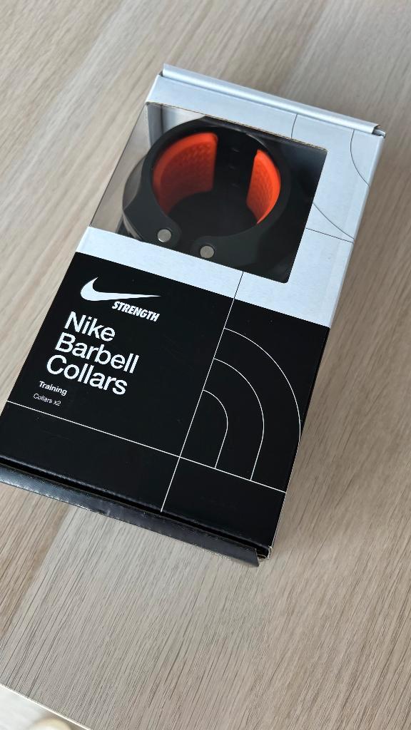 Nike Barbell Collars - Nieuw!, Sport en Fitness, Fitnessmaterialen, Nieuw, Halterstangen, Armen, Benen, Borst, Buik, Rug, Ophalen