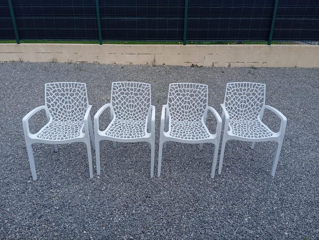 4 chaises blanches en très bon état, Jardin & Terrasse