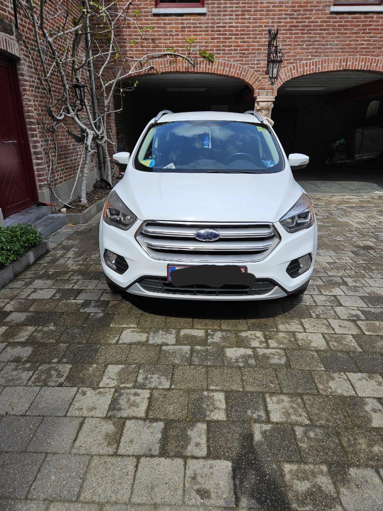 Ford Kuga 2017 - 86571km, Voorwielaandrijving, Stof, Wit, 5 deurs