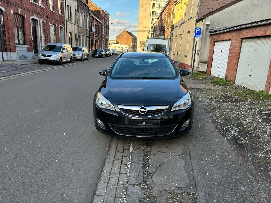 OPEL ASTRA 1.3 TDCI AN 2012 140000 KM, Autos, Opel, Particulier, Astra, ABS, Airbags, Climatisation automatique, Ordinateur de bord