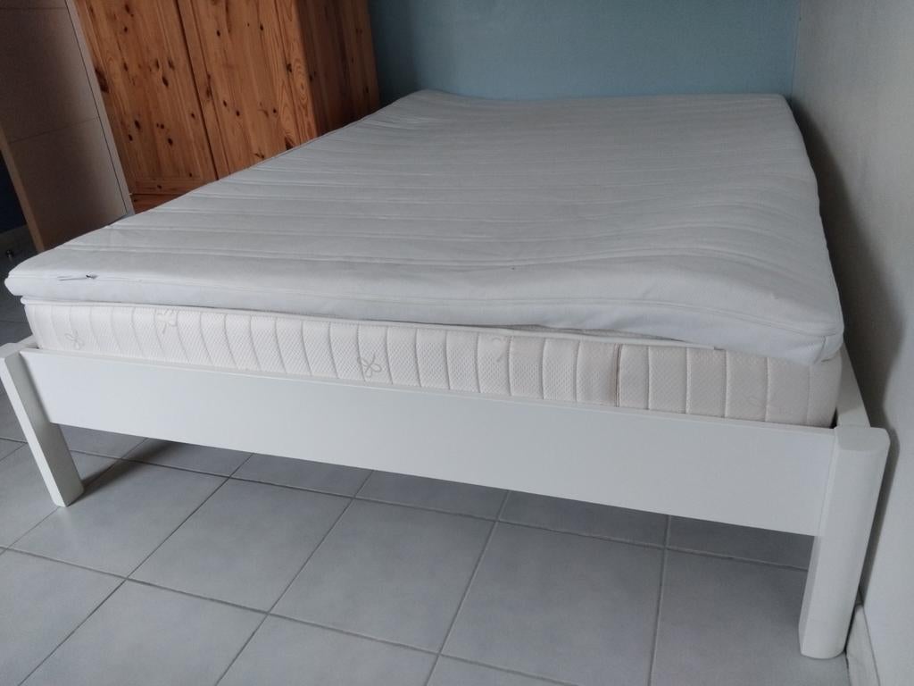 Klein tweepersoonsbed, Huis en Inrichting, Slaapkamer | Bedden, Ophalen, Gebruikt