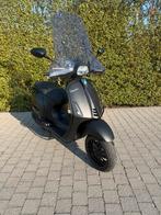 Vespa sprint A klasse E5 2021, Fietsen en Brommers, Ophalen, Zo goed als nieuw