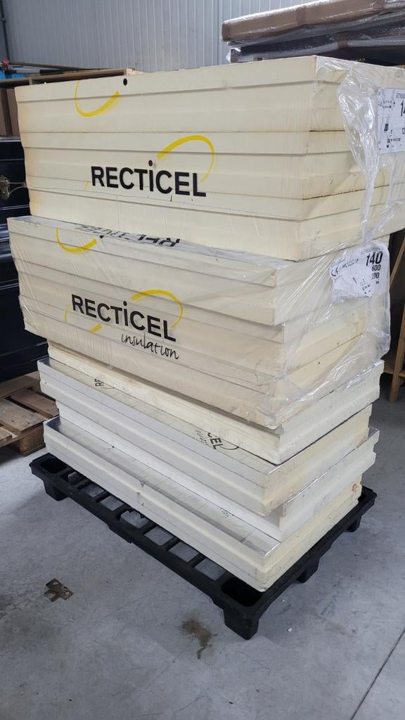 Panneaux isolants Recticel 120 x 60 x 14. Numéro = 10. Rouge, Neuf, Isolation de toiture, Enlèvement, Mousse rigide (PIR)