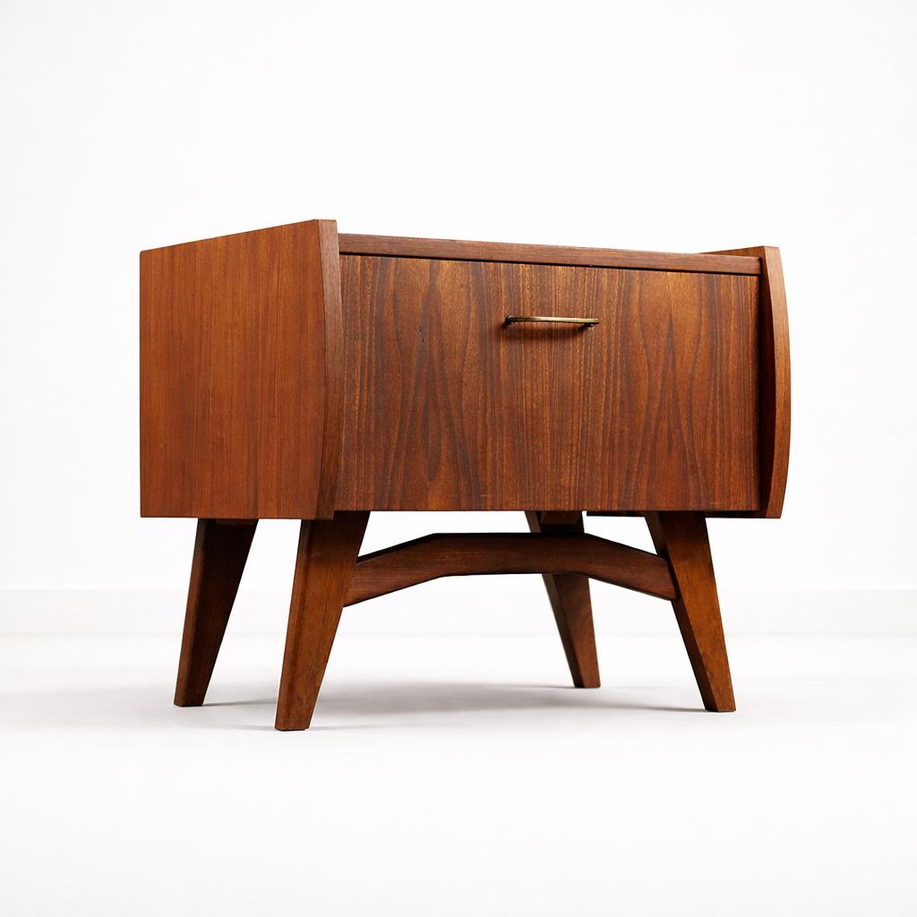 Prachtige set vintage nachtkastjes ( walnut), Huis en Inrichting, Slaapkamer | Nachtkastjes, Ophalen, Gebruikt, 45 tot 65 cm, Minder dan 55 cm