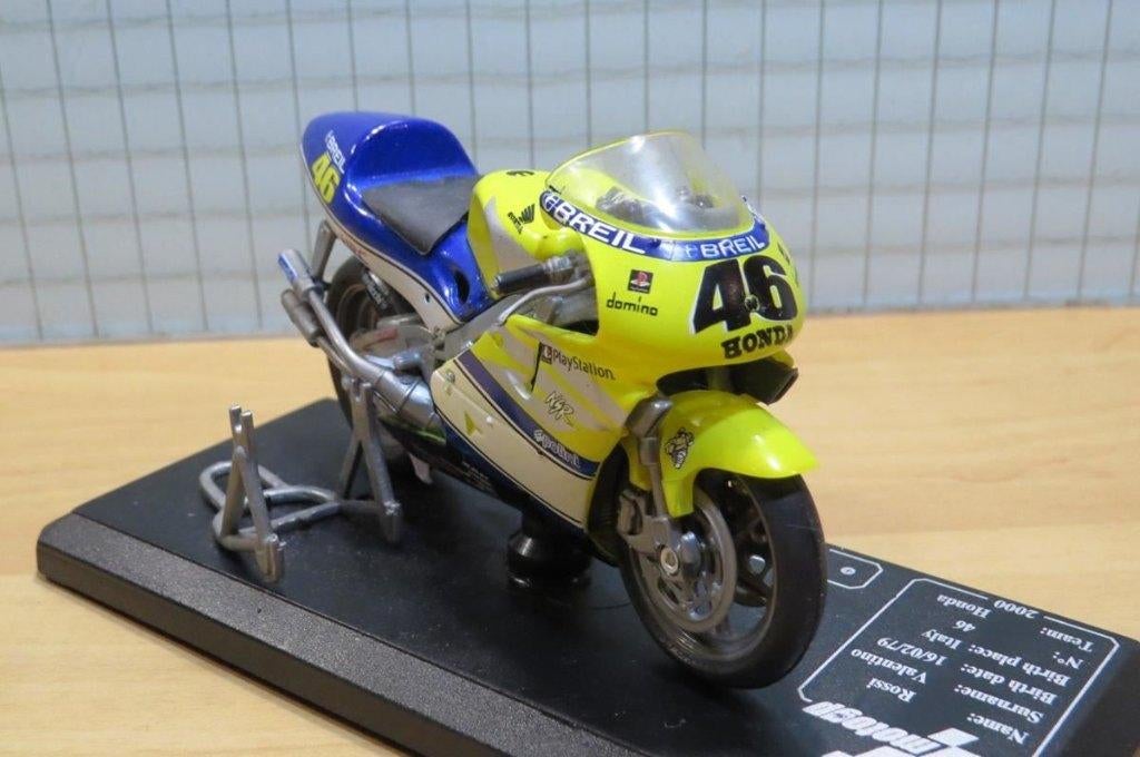 Valentino Rossi Honda NSR500 2000 1:18, Enlèvement ou Envoi, Neuf, Moteur, Autres marques
