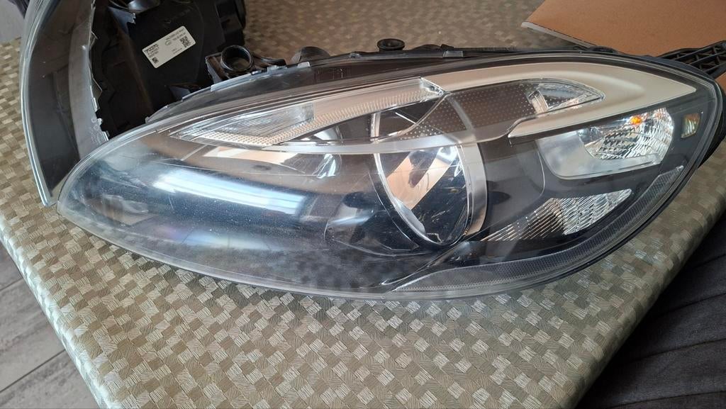 Koplampen volvo v40 D2.  Jaar 2013, Auto-onderdelen, Ophalen, Gebruikt, Volvo