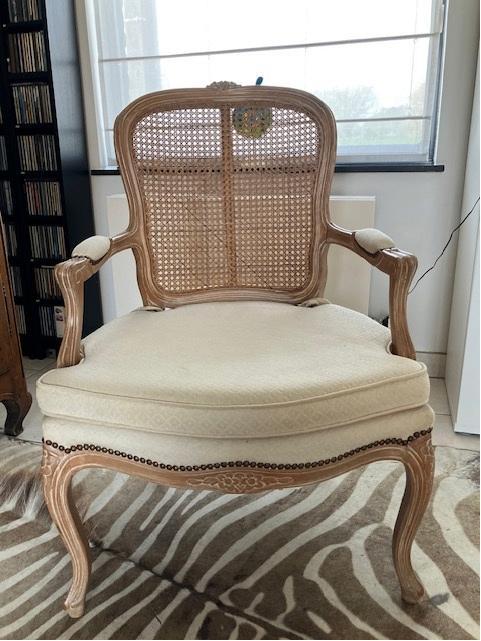 Prachtig Vintage Zeteltje – Massief Hout & Rotan Rugleuning, Antiek en Kunst, Antiek | Meubels | Stoelen en Sofa's, Ophalen