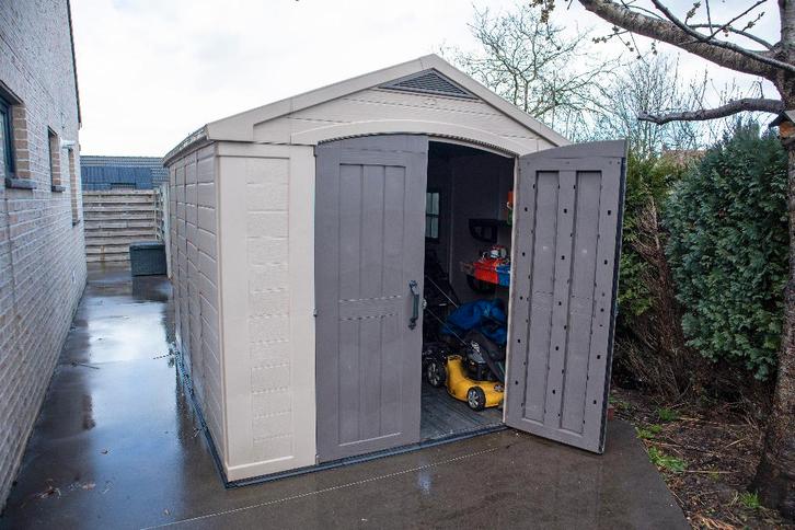 Keter tuinhuis Factor 8x11, Tuin en Terras, Tuinhuizen, Gebruikt, Tuinhuis, Kunststof, 250 tot 300 cm, 200 tot 400 cm, 1 raam