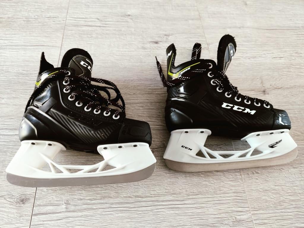 CCM Supertacks 9366 Ijshockey schaatsen, Enfants & Bébés, Vêtements de bébé | Chaussures & Chaussettes, Enlèvement