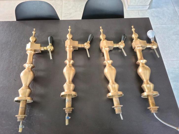 4 tapkranen van geel koper, Antiek en Kunst, Antiek | Brons en Koper, Koper, Ophalen