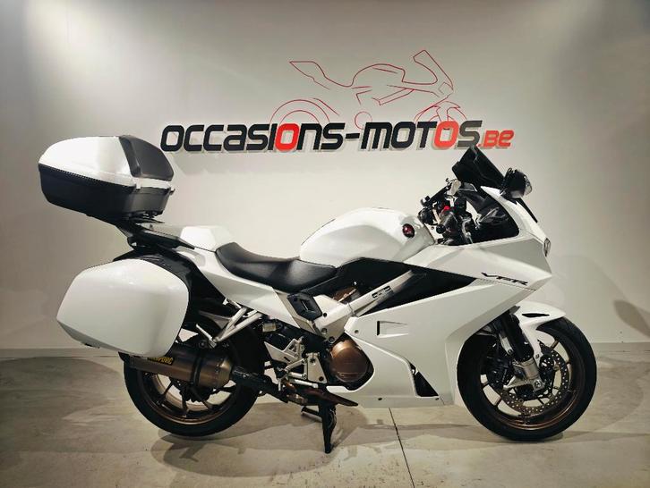Honda VFR800 2016 - 21.008km - Garantie 1 an, Motos, Motos | Honda, Entreprise, Sport, plus de 35 kW, 4 cylindres, ABS, Poignées chauffantes