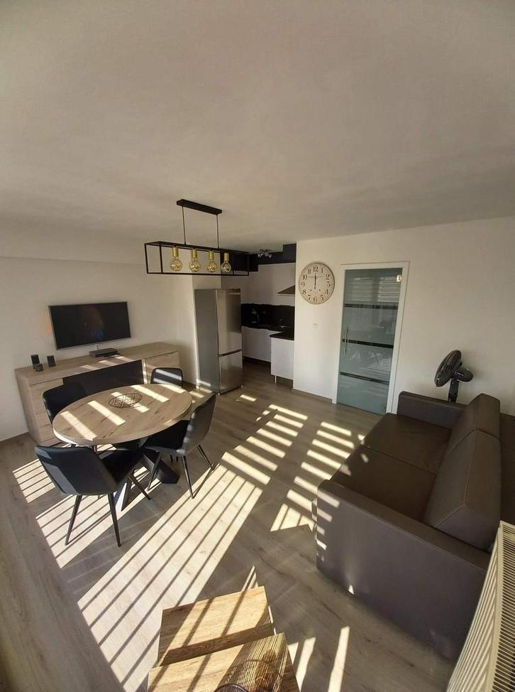 Location studio à la panne entièrement rénové !, Immo, Appartements & Studios à louer, Province de Flandre-Occidentale, 20 à 35 m²